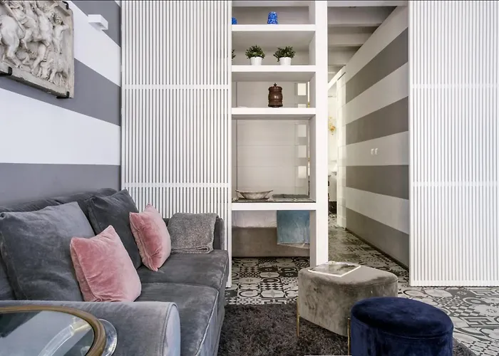 Navona Hi-Tech Apartment